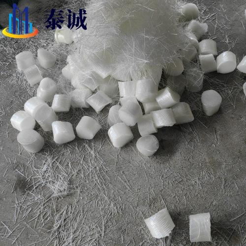 是以丙烯单体聚合得到的等规聚丙烯为原料纺织而成的合成纤维